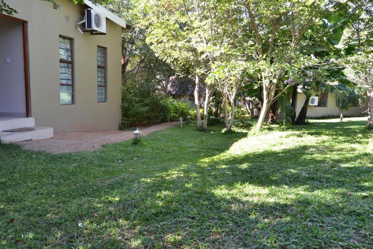 Chobe Sunset Chalets Lesoma Esterno foto