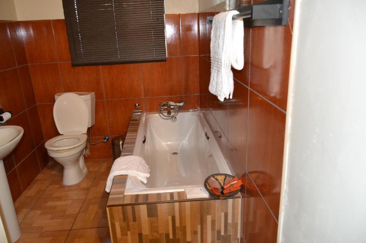 Chobe Sunset Chalets Lesoma Esterno foto