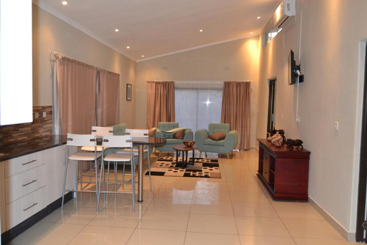 Chobe Sunset Chalets Lesoma Esterno foto