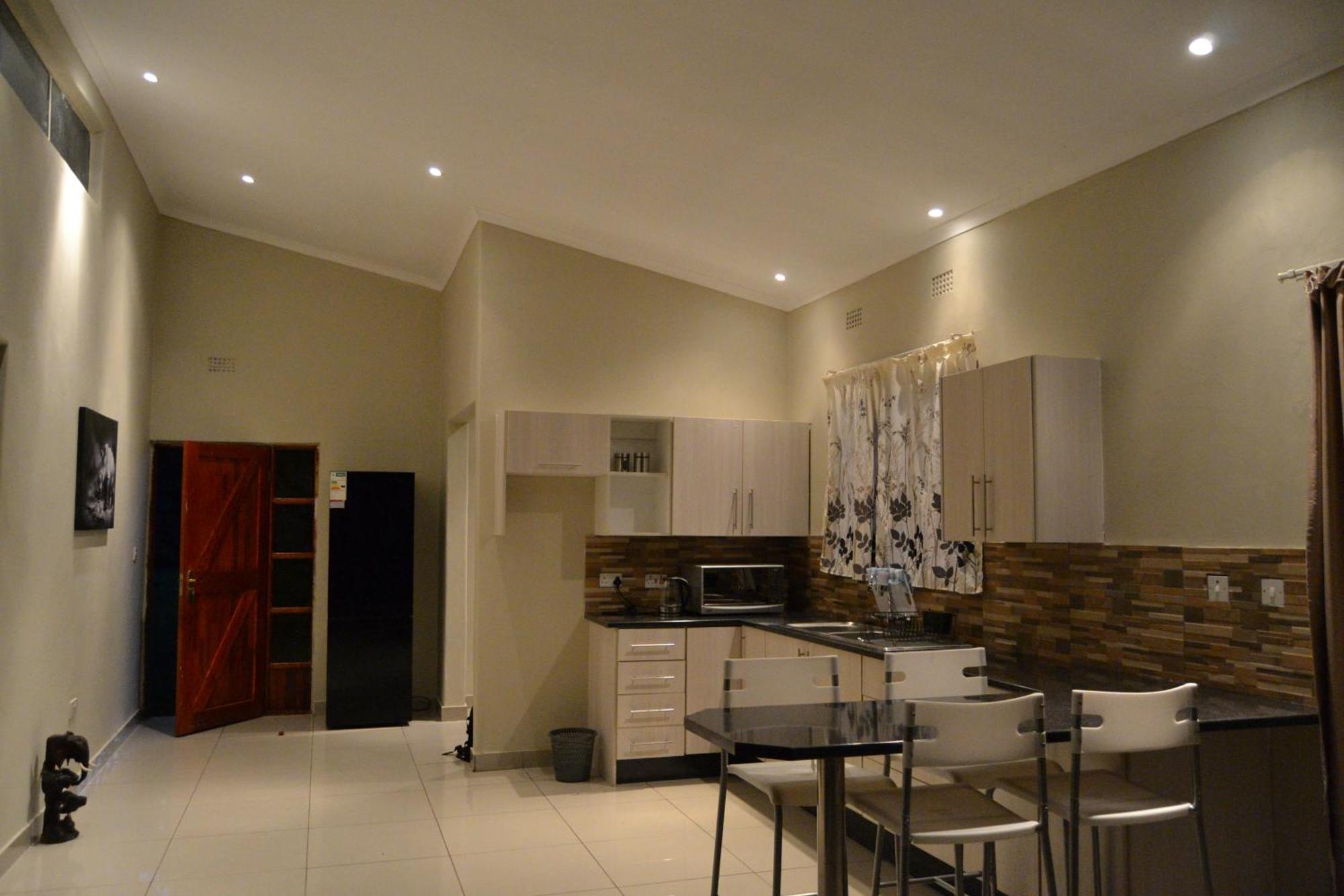 Chobe Sunset Chalets Lesoma Esterno foto