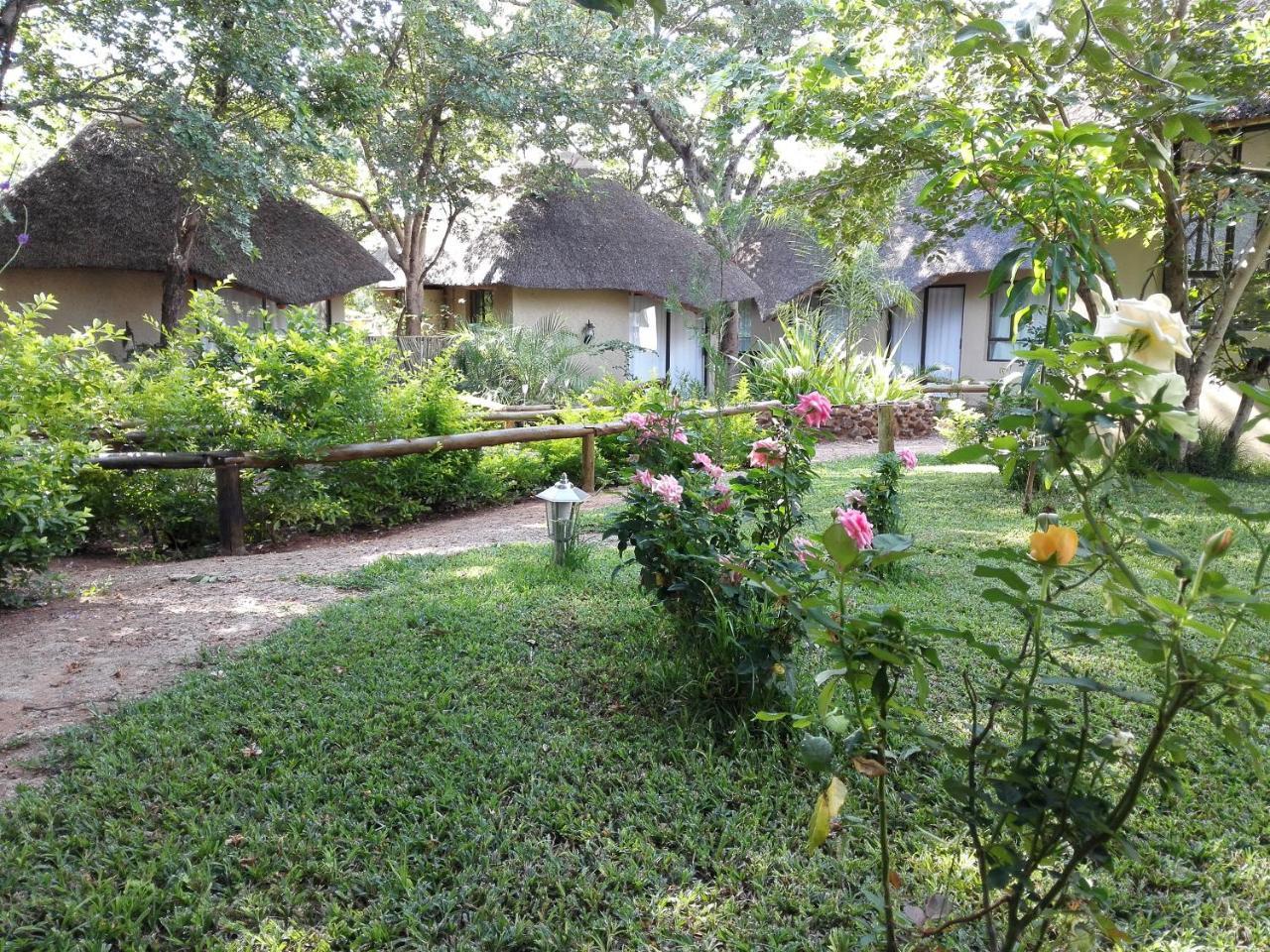 Chobe Sunset Chalets Lesoma Esterno foto