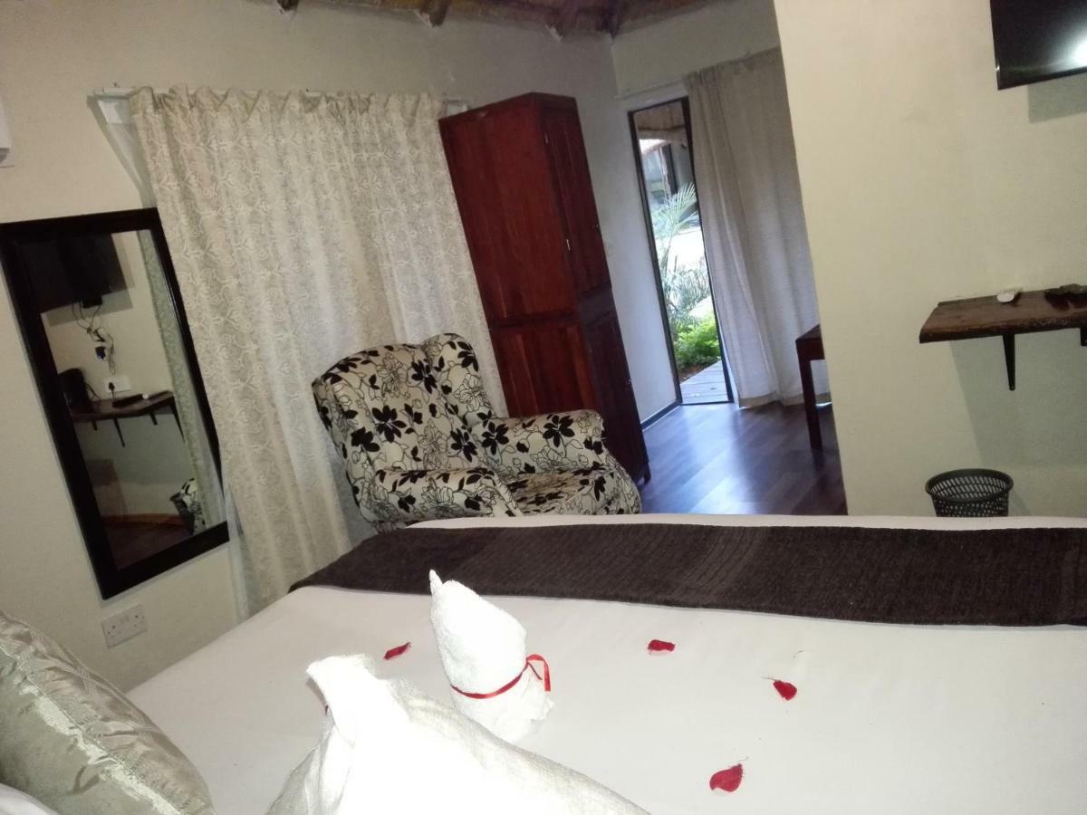 Chobe Sunset Chalets Lesoma Esterno foto