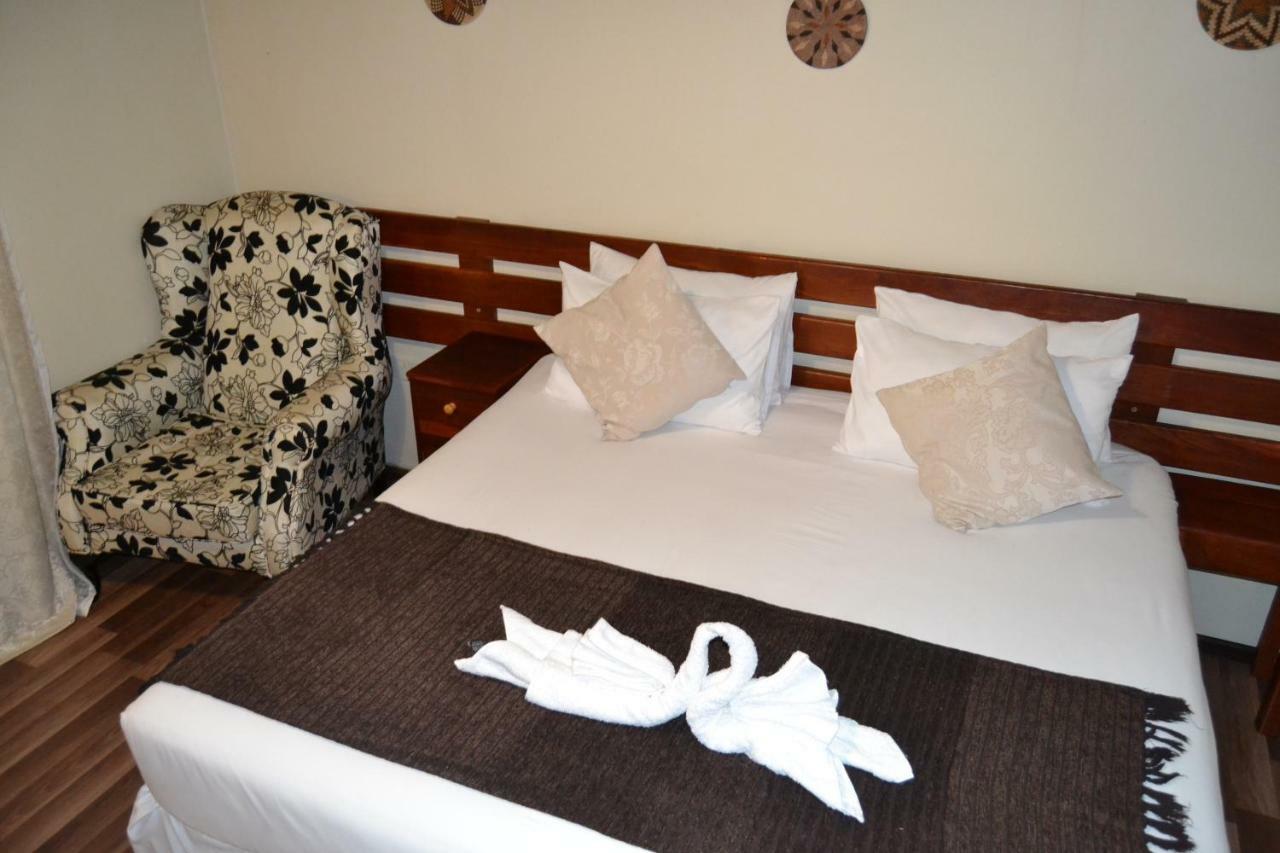 Chobe Sunset Chalets Lesoma Esterno foto