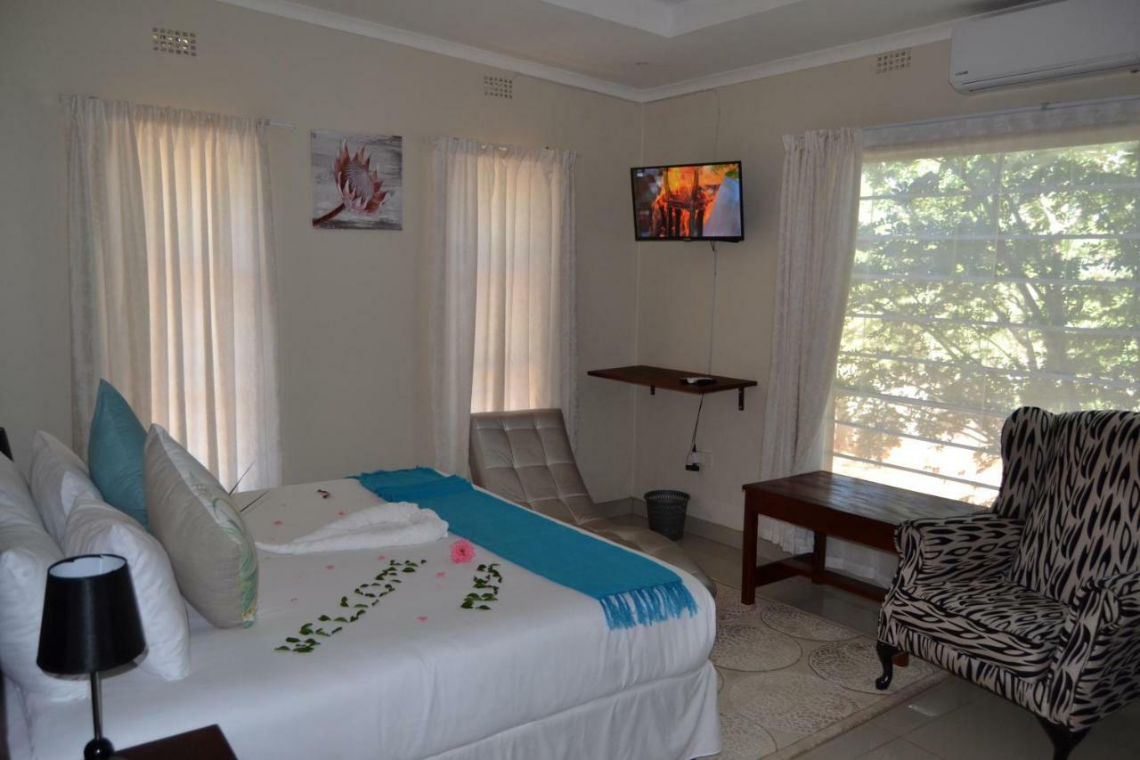 Chobe Sunset Chalets Lesoma Esterno foto