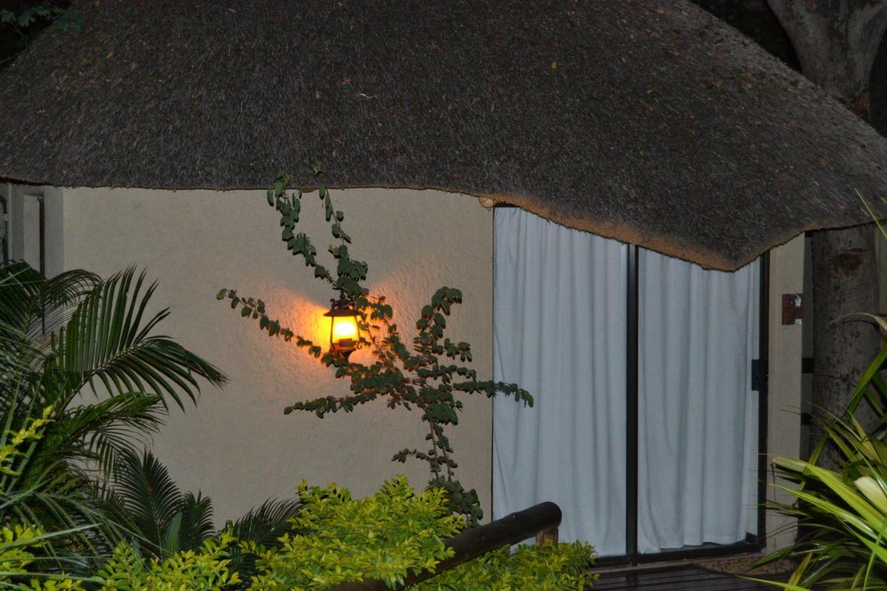 Chobe Sunset Chalets Lesoma Esterno foto
